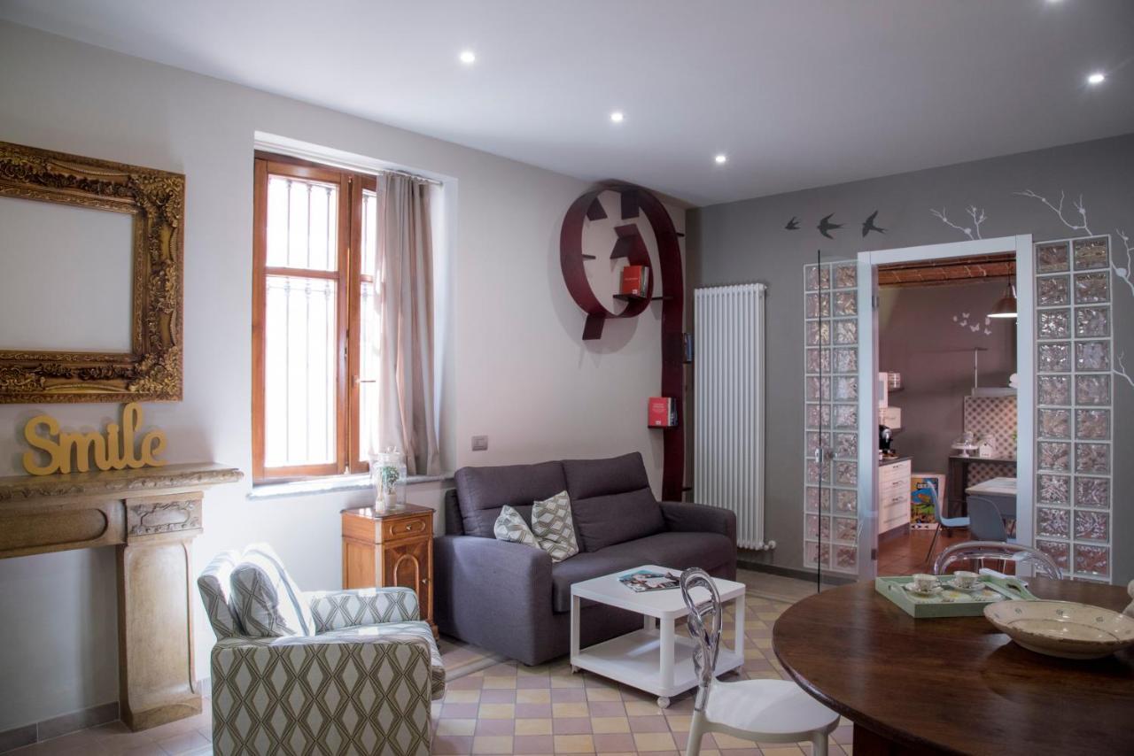 Appartamento Vacanze / Holiday Flat Farfalle&Rossobarbera Montegrosso dʼAsti Zewnętrze zdjęcie