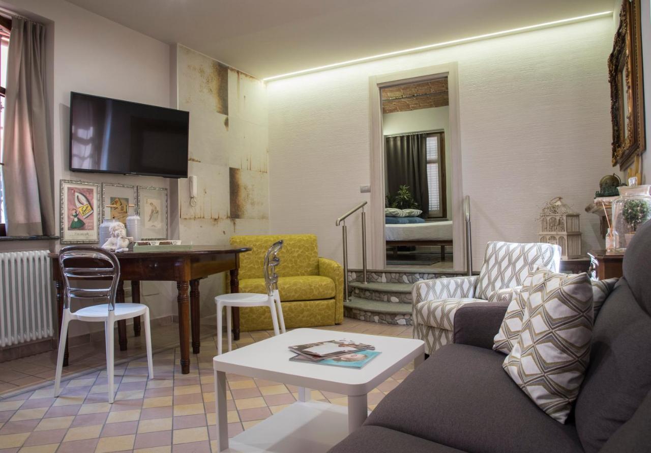 Appartamento Vacanze / Holiday Flat Farfalle&Rossobarbera Montegrosso dʼAsti Zewnętrze zdjęcie
